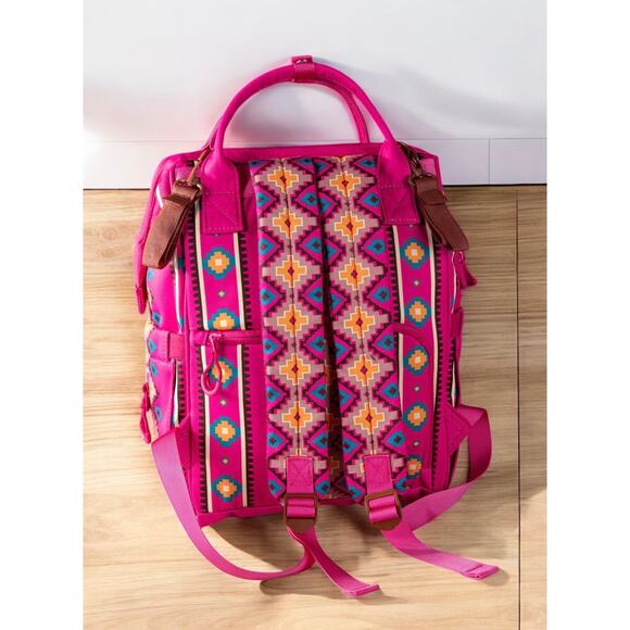 Wrangler Hot Pink Large Multi-use Backpack or Baby Travel Bag *Brand NEW in Box* - Picture 2 of 6